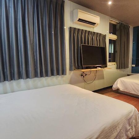 Yung Feng Hotel Csilung Kültér fotó