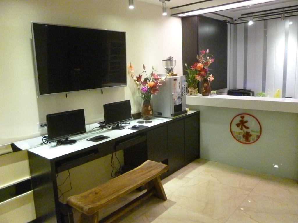 Yung Feng Hotel Csilung Kültér fotó