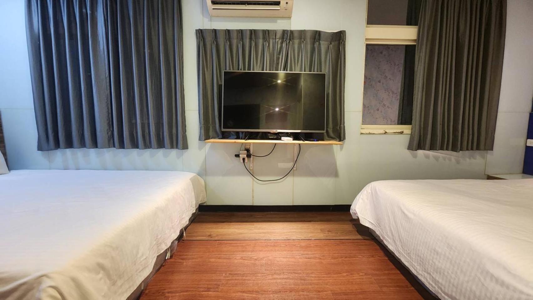 Yung Feng Hotel Csilung Kültér fotó