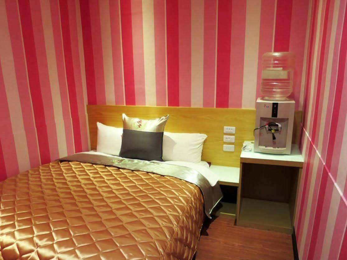 Yung Feng Hotel Csilung Kültér fotó